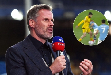 Carragher bất bình khi sao Man City bị vào bóng thô bạo