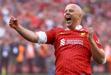 Arne Slot cảnh báo Arsenal & Man City sau chức vô địch EPL