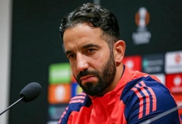 Amorim phản pháo Roy Keane về cơ hội dự C1 của MU