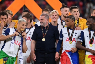 Tottenham vô địch, Roy Keane tranh thủ 'đá đểu' Arsenal