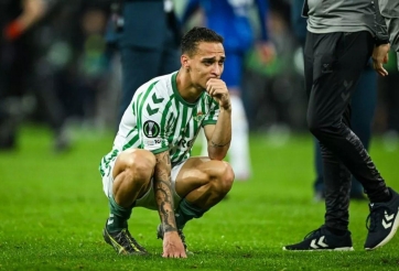 Antony để ngỏ tương lai bằng tâm thư xúc động tới Betis
