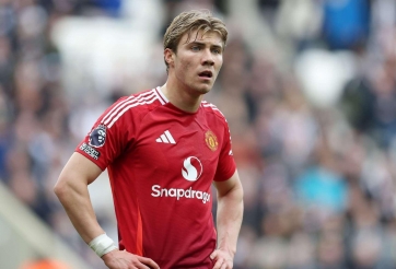 Scholes chỉ trích cách MU vắt kiệt Hojlund