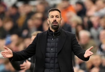 Ruud van Nistelrooy chia tay Leicester City sau mùa giải thất vọng