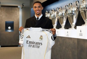 Chủ tịch Liverpool lên tiếng về sự ra đi của Arnold