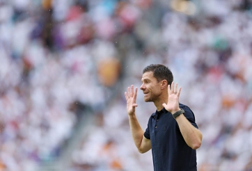 Giành quyền đi tiếp, Xabi Alonso đưa các học trò lên mây