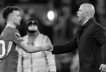 HLV Arne Slot nghẹn ngào tiễn biệt Diogo Jota