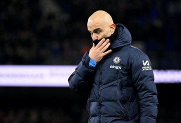 HLV Chelsea 'cứng họng' trước phản bác từ phóng viên