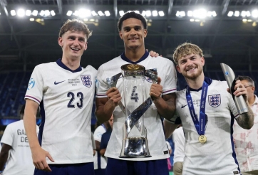 Sau Luis Diaz, Liverpool tiếp tục chia tay nhà vô địch châu Âu