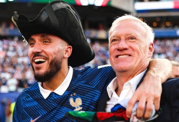Deschamps san bằng kỉ lục tồn tại nửa thập kỷ ở World Cup