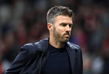 CĐV MU nổi giận với Carrick vì loạt quyết định khó hiểu