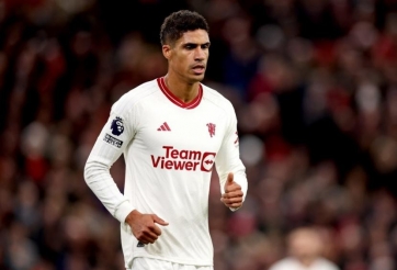 Không phải Van Dijk, Varane mới là trung vệ không chiến hay nhất Premier League