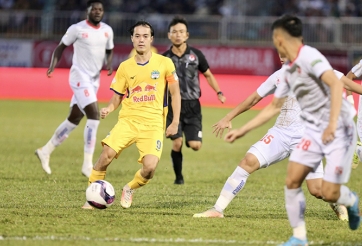 Bị 'người cũ' gieo sầu, HAGL tụt lại trong cuộc đua vô địch V-League 2022