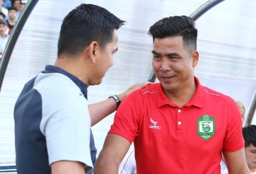 HLV Việt Thắng khẳng định đội bóng của người đại diện Quang Hải nợ lương