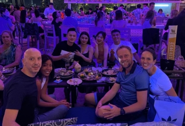 Võ Huy Toàn bất ngờ tái ngộ HLV Polking tại Thái Lan