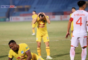 Lập 2 siêu phẩm khó tin, Viettel khiến HAGL nối dài chuỗi trận bết bát