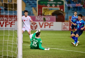 VIDEO: Đặng Văn Lâm cứu thua khó tin cho Bình Định FC