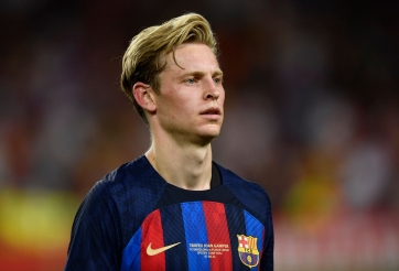 Bị Barca ngược đãi, De Jong được 'gã khổng lồ' dang tay cứu giúp