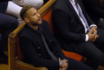 Neymar trở về Barcelona, đối diện án tù hủy hoại sự nghiệp