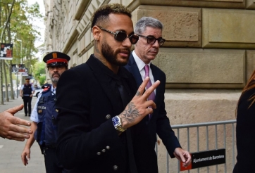 Neymar hầu tòa, chỉ thẳng chủ mưu vụ bê bối chuyển nhượng tới Barca