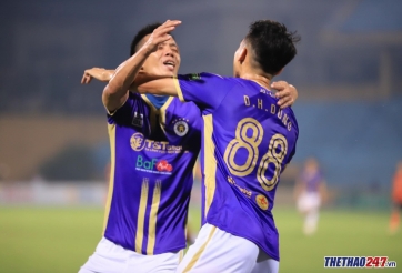 Tin bóng đá 31/10: Hà Nội đòi lại ngôi đầu V-League; MU áp sát top 4 Ngoại hạng Anh