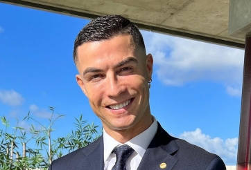 Ronaldo đăng ảnh hả hê, 'khiêu khích' MU trước lúc chia tay