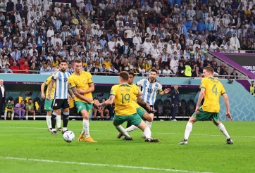 Trực tiếp Argentina 1-0 Úc: Nổ tung cầu trường!