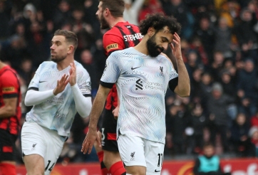 Salah hóa tội đồ, Liverpool bị đội chót bảng đưa xuống mặt đất