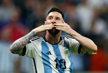 Messi nói 'lời gan ruột' khi nhận quà độc bất ngờ từ 'người đặc biệt'
