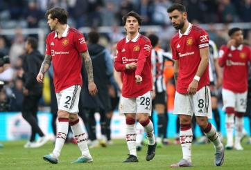 Thua toàn diện Newcastle, MU mất luôn vị trí trên BXH vào tay đối thủ