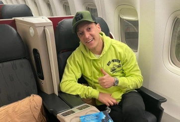 Mesut Ozil tới Indonesia, chuẩn bị đối đầu với Ronaldo?