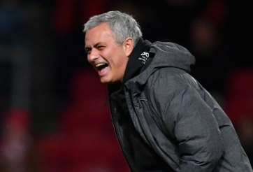 Mourinho “làm nhục” MU sau khi lên đỉnh châu Âu cùng Roma