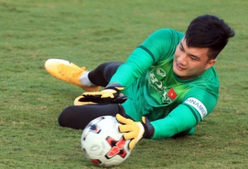 HLV Park Hang-seo gọi bổ sung thủ môn thay thế Tấn Trường