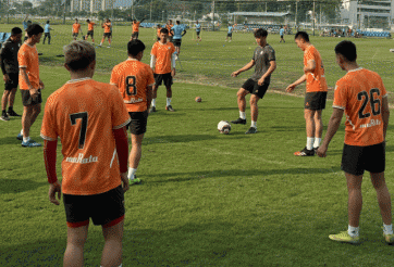 Bùi Tiến Dũng và 10 cầu thủ TP.HCM tiếp tục bỏ tập, 2 cái tên 'quay xe' trở lại tập luyện