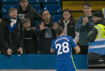 VIDEO: Thua đậm Arsenal, đội trưởng Chelsea cãi nhau tay đôi với CĐV Chelsea