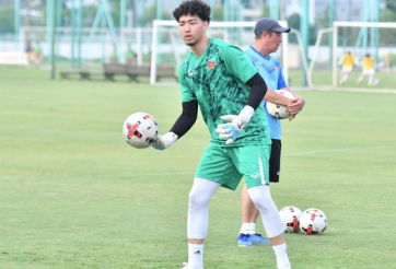 U19 Việt Nam trình làng thủ môn Việt kiều Đức cao 1m90