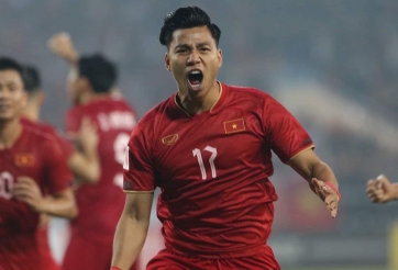 HLV Troussier để Văn Thanh đá tiền đạo, tại sao không?