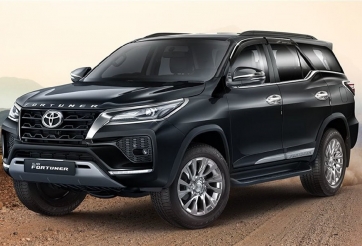 Toyota Fortuner thế hệ mới sẽ có cửa sổ trời và động cơ hybrid