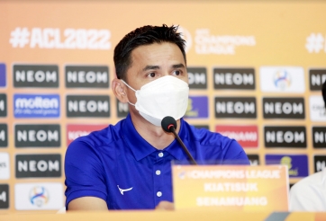 HLV Kiatisak tuyên bố làm theo yêu cầu đặc biệt của bầu Đức ở trận gặp Sydney FC