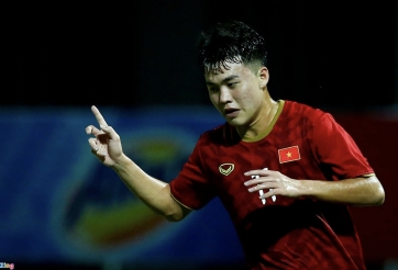 Bầu Đức tiếp tục 'viện trợ' cho đội bóng hạng Nhất