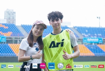 Madam Pang 'cứu vãn' sự nghiệp của thần đồng Thái Lan