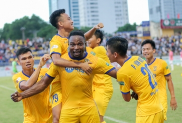 Đánh bại Nam Định trên 'thánh địa' Thiên Trường, SLNA vươn lên vị trí thứ 2