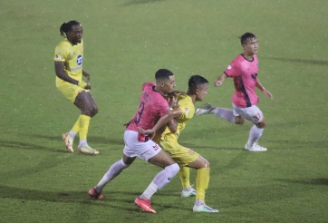 Để thua Hà Tĩnh, Nam Định tiếp tục chìm sâu trong khủng hoảng