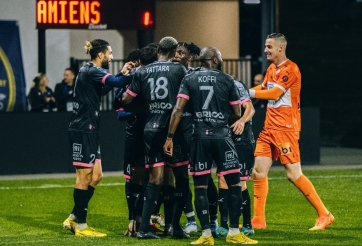 VIDEO: Quang Hải 'đóng phim mất tích' trong màn ăn mừng cảm xúc của Pau FC