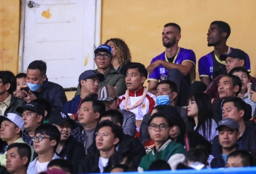 CAHN nhận tin sét đánh về hậu vệ phải hàng đầu Việt Nam