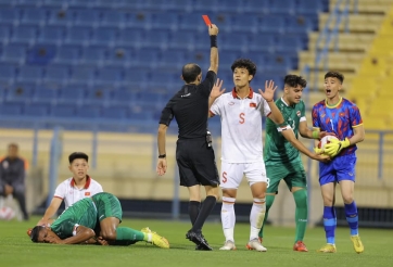 Trọng tài người Qatar mắc sai lầm hy hữu ở trận đấu của U23 Việt Nam