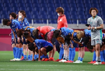 Nhà cựu vô địch phải tự gây quỹ để mua bản quyền World Cup nữ