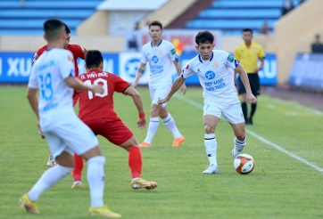 Bị CĐV quay lưng, 'đại gia' V-League hành động bất ngờ