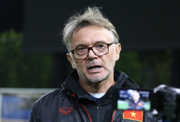 HLV Troussier: 'Bóng đá Việt Nam phải mơ dự World Cup, đâu thể chỉ mãi vô địch ĐNÁ'