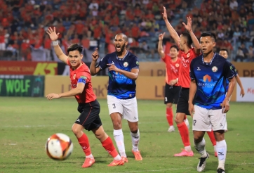 ĐKVĐ CAHN thoát thua hú vía trận mở màn trên sân nhà