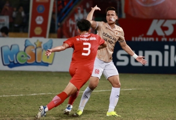 Lên tuyển với vết khâu 24 mũi, Việt Anh báo tin vui trấn an NHM